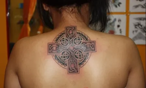 Borneo Art - Celtic cross