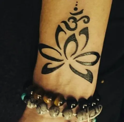 Guest - lotus aum