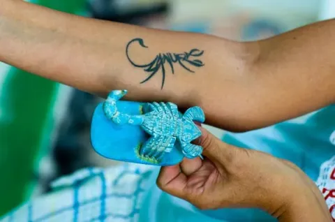 Manuela - Scorpion