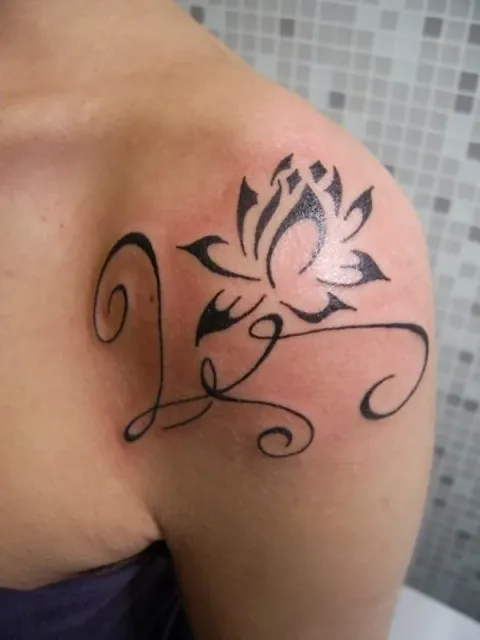 Monica - V+F lotus flower
