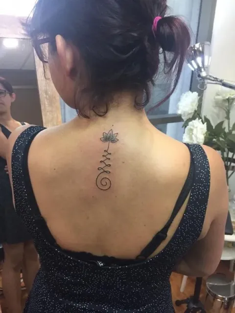 Rocio - Unalome lotus