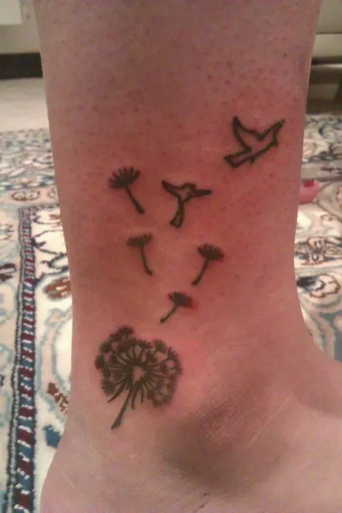 Sara - dandelion