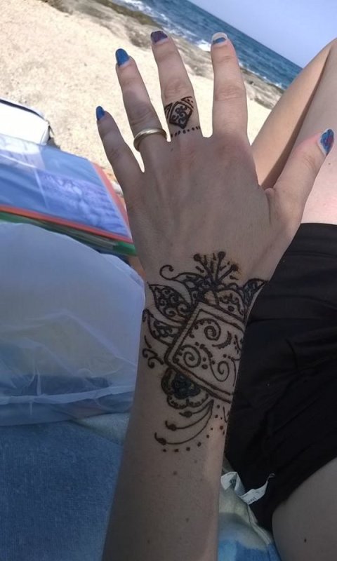 Elyart - Henna decor: real inked placement tattoo photo thumbnail